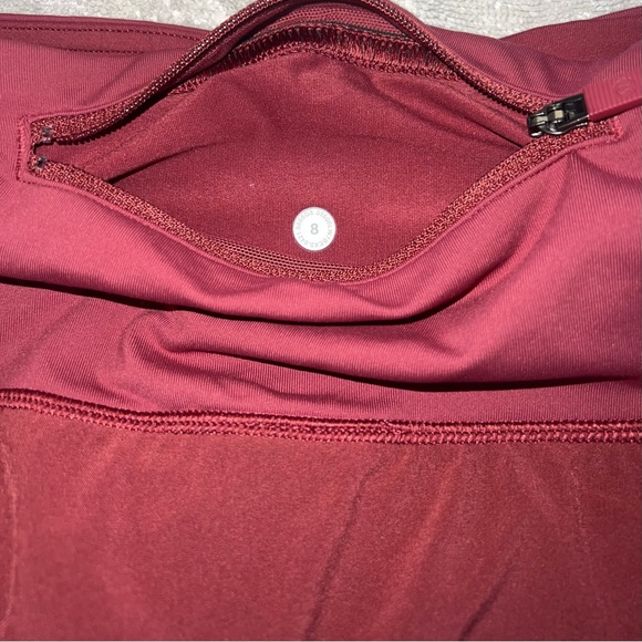 Lululemon high rise 2.5 inch speed up shorts mulled wine size 8 - Picture 4 of 4